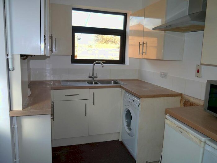 3 Bedroom Bungalow To Rent In Sidegate Lane, Ipswich, IP4
