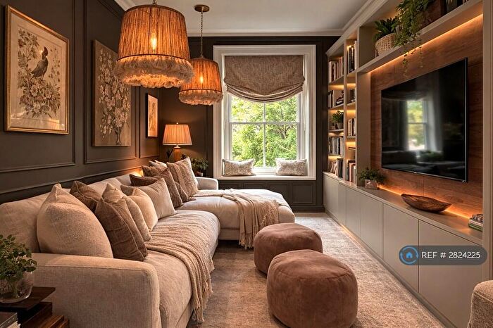 3 Bedroom Flat To Rent In Hinton House Short-Term Rental July, Winchester, SO23