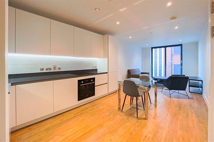 1 Bedroom Apartment To Rent In Mount Yard, M4