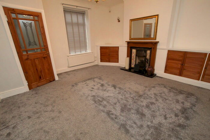2 Bedroom End Of Terrace House To Rent In Bolton Road, Rochdale, OL11