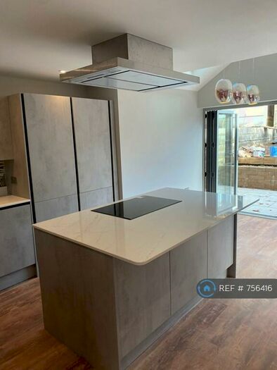 4 Bedroom Semi-Detached House To Rent In Queen Street, High Wycombe, HP13