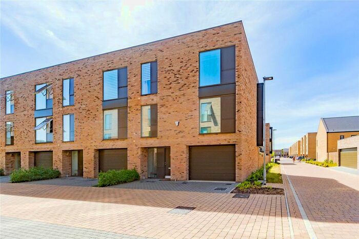 4 Bedroom Detached House To Rent In Brook End Close, Trumpington, Cambridge, Cambridgeshire, CB2