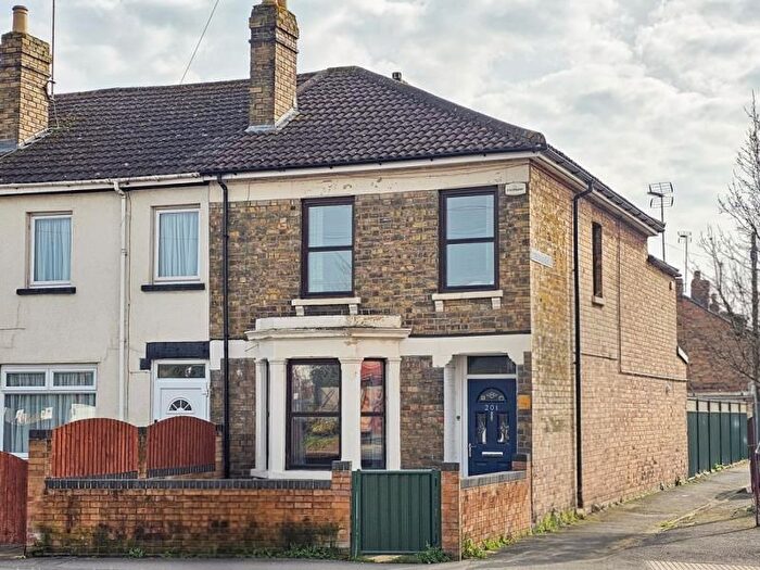 3 Bedroom Property To Rent In Bristol Road, Gloucester, GL1