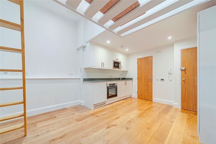 Studio To Rent In Drakes Courtyard, Kilburn High Road, NW6