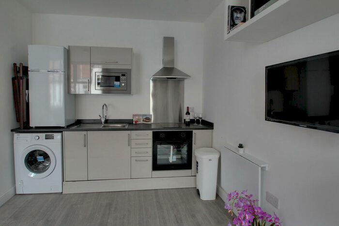 Studio To Rent In Beatrice Road, Leicester, LE3