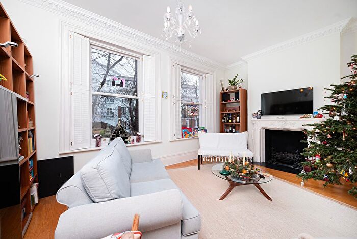 3 Bedroom Maisonette To Rent In Marloes Road, Kensington, W8