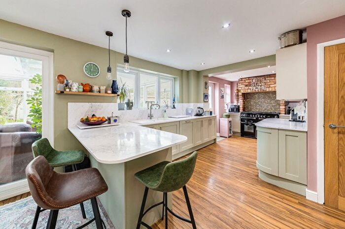 4 Bedroom Semi-Detached House For Sale In Courtiers Green, Clifton Hampden, OX14