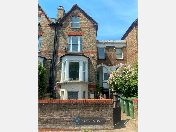 3 Bedroom Flat To Rent In Honor Oak, London, SE23