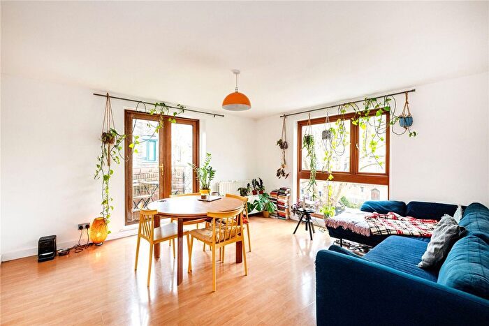 2 Bedroom Flat To Rent In St. Quintin Avenue, London, W10