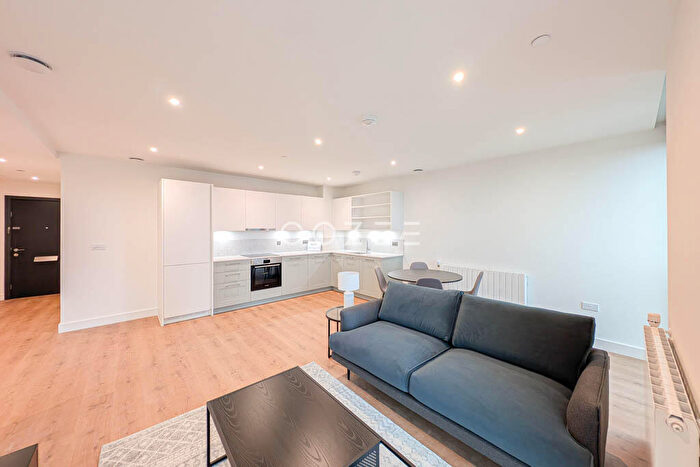 1 Bedroom Flat For Sale In Menara Point, Twelve Trees Park, E16