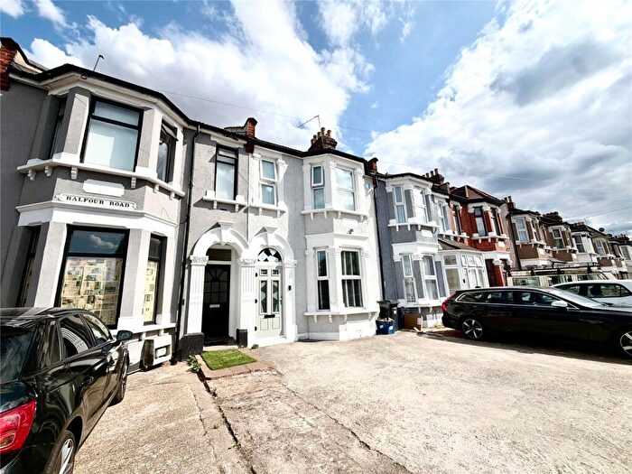 2 Bedroom Apartment To Rent In Balfour Road, Ilford, IG1