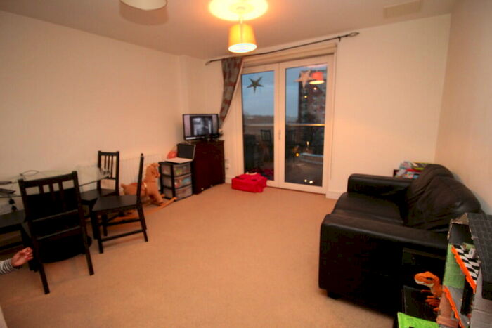 1 Bedroom Apartment To Rent In Orchard Plaza, Poole Old Town, Poole, Dorset, BH15