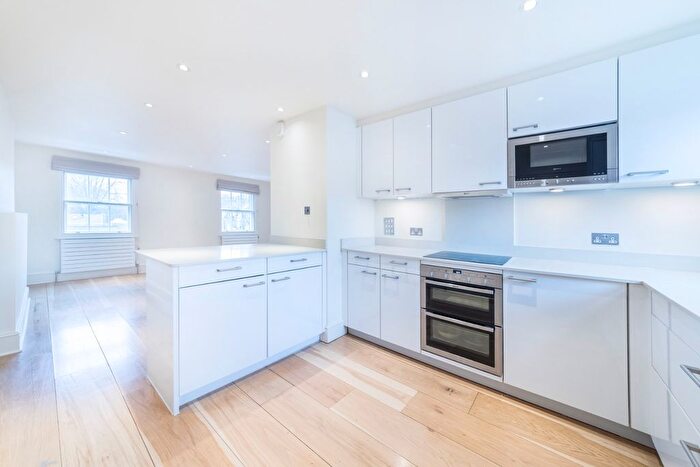 2 Bedroom Flat To Rent In Store Street, Bloomsbury, WC1E