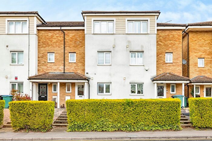 4 Bedroom Property For Sale In Rickmansworth Road, Watford, WD18