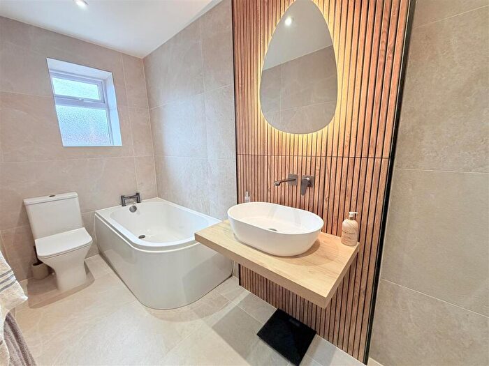 2 Bedroom Terraced House For Sale In Lindsay Street, Stalybridge, SK15