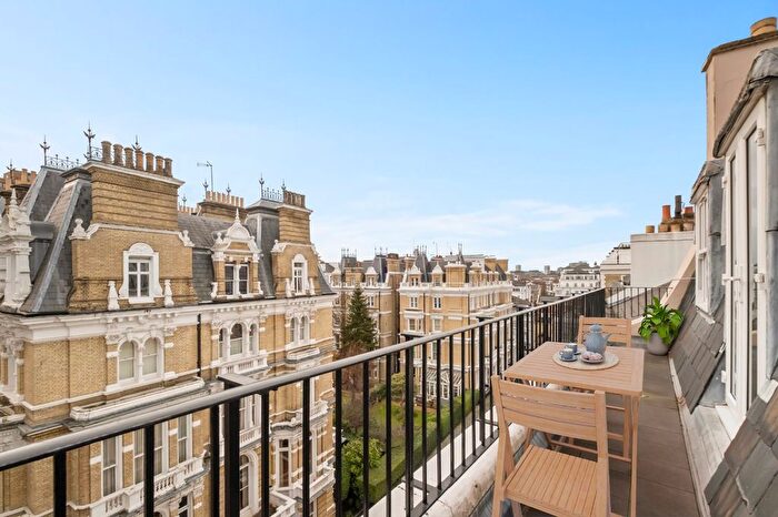 2 Bedroom Flat To Rent In Cornwall Gardens, South Kensington, SW7