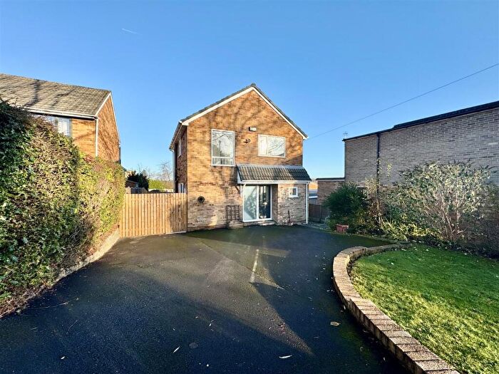 3 Bedroom Detached House For Sale In Dartmouth Avenue, Almondury, Huddersfield, HD5
