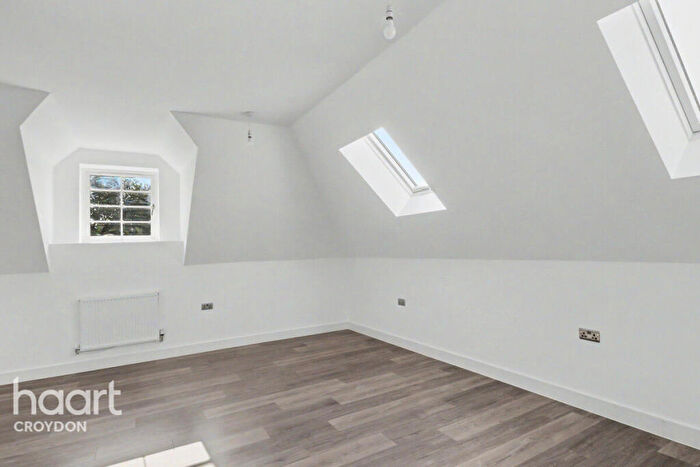 3 Bedroom Flat For Sale In Riddlesdown Road, Purley, CR8
