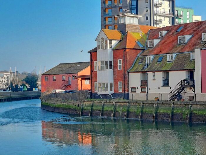 2 Bedroom Flat To Rent In Dock Street, Ipswich, IP2