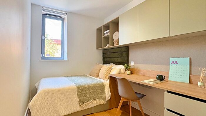 Studio To Rent In The Grove, London, W5