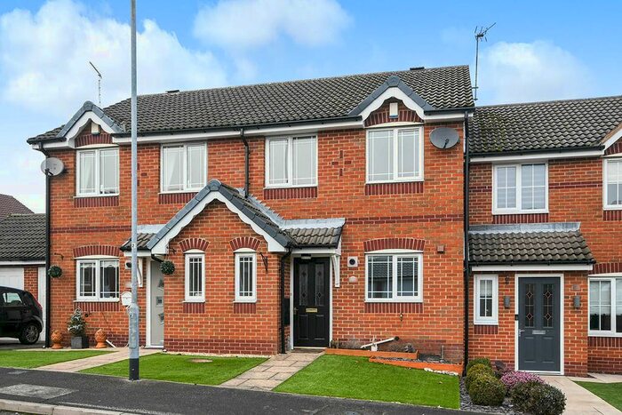 3 Bedroom End Of Terrace House To Rent In Burton Rise, Kirkby-In-Ashfield, Nottingham, Nottinghamshire, NG17