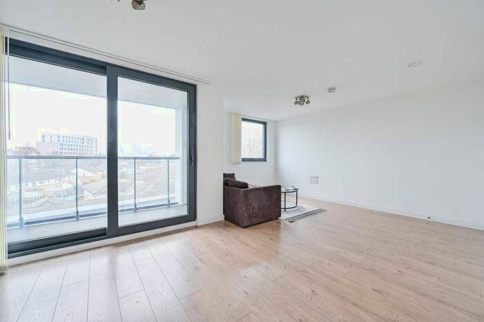 2 Bedroom Flat To Rent In New Rotherhithe Road, South Bermondsey, SE16