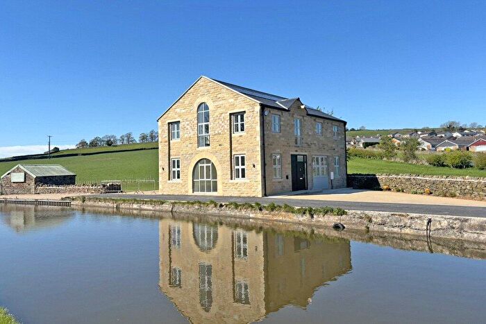 4 Bedroom Detached House For Sale In The Old Coal Yard, Bradley, West Yorkshire, BD20