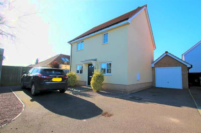 3 Bedroom Detached House To Rent In Addis Road, Clacton-on-sea, CO16