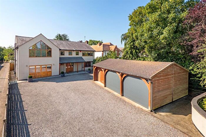 6 Bedroom Country House For Sale In Luddington Road, Stratford-upon-Avon, CV37