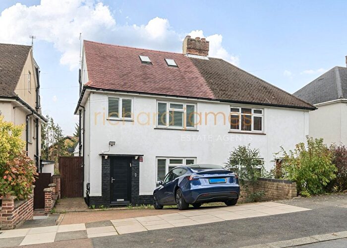 4 Bedroom Semi-detached House For Sale In Wise Lane, Mill Hill, NW7
