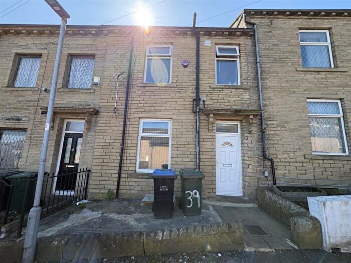 2 Bedroom Terraced House For Sale In Rose Street, Manningham, Bradford, BD8