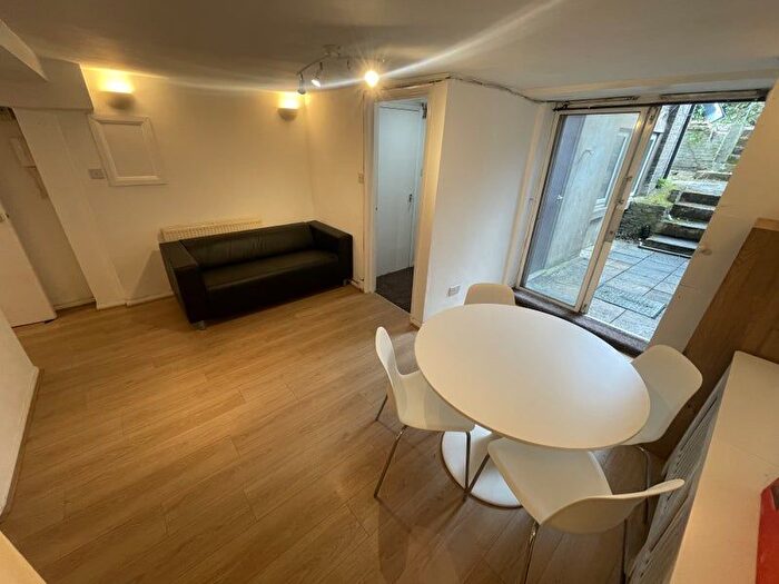 1 Bedroom Flat To Rent In Caledonian Road, London, N1