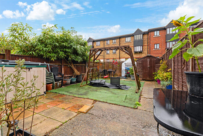 3 Bedroom Terraced House For Sale In Bordesley Road, Morden, SM4