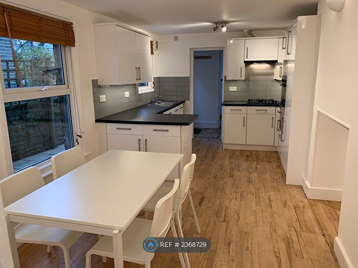 1 Bedroom Flat To Rent In Sandmere Road, London, SW4