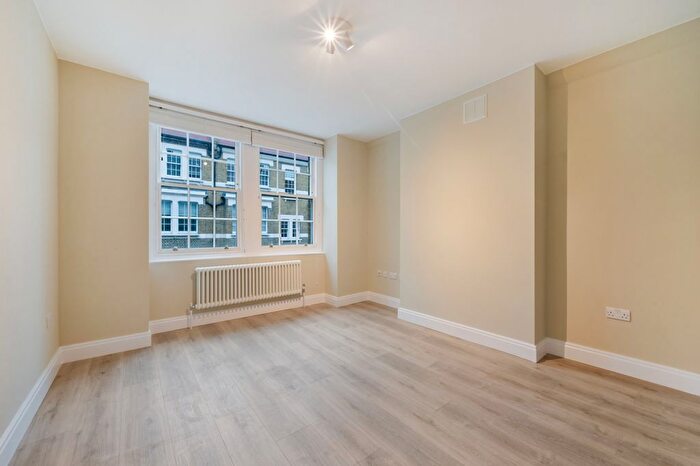 3 Bedroom Flat To Rent In Mitre Road, London, SE1
