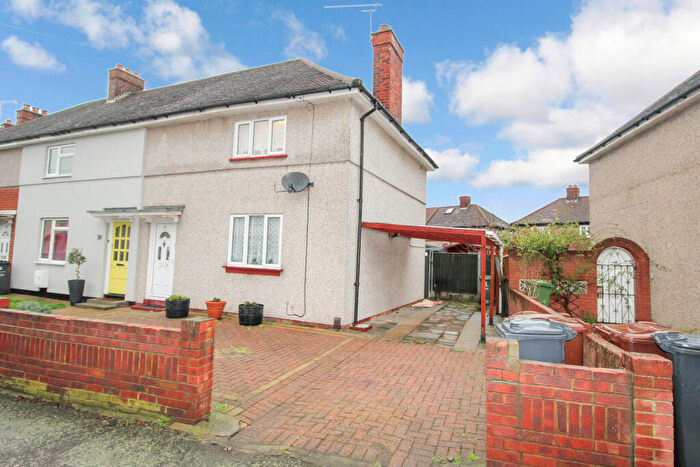2 Bedroom End Of Terrace House To Rent In Greenwood Avenue, Dagenham, Essex, RM10