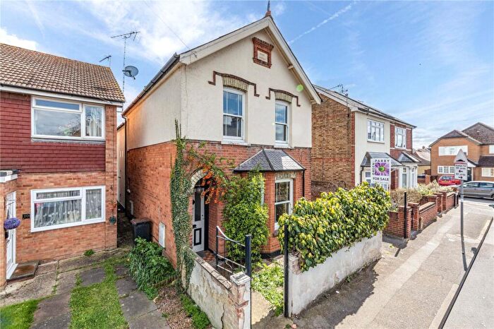 3 Bedroom Detached House For Sale In Chantry Road, Chertsey, Surrey, KT16