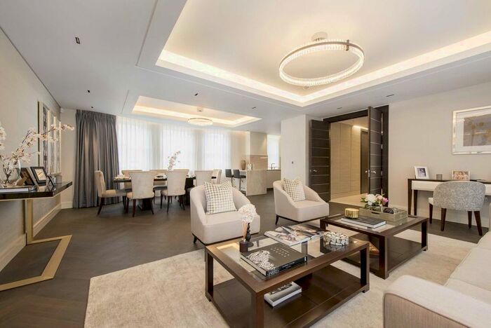 3 Bedroom Flat To Rent In Park Place, London, SW1A