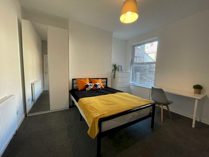6 Bedroom House To Rent In Langdale Road, L15