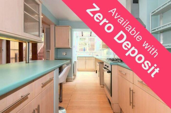 3 Bedroom House To Rent In Bronte Way, Southampton, SO19