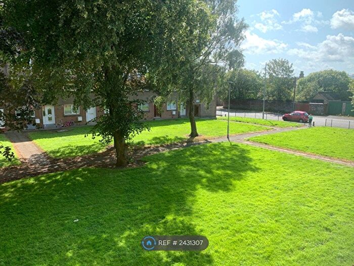 2 Bedroom Maisonette To Rent In Mossvale Street, Paisley, PA3