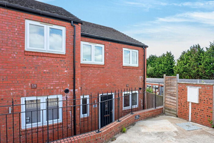 3 Bedroom End Of Terrace House For Sale In Cromwell Road, Kettering, NN16