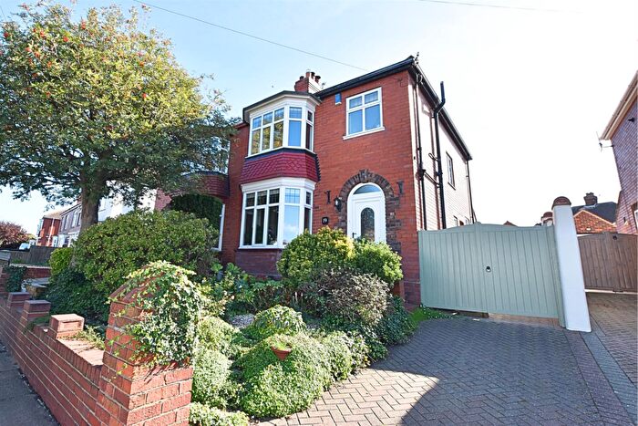3 Bedroom Semi-Detached House For Sale In Clee Crescent, Grimsby, DN32