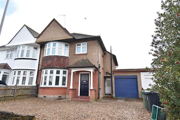 3 Bedroom House To Rent In Riverside Close, Kingston Upon Thames, KT1