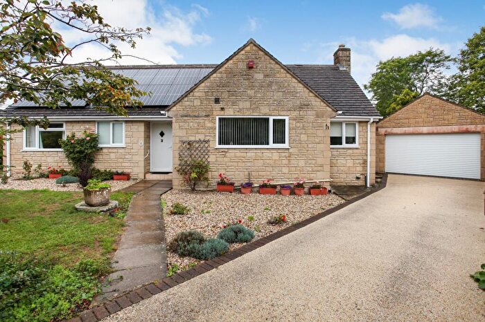 3 Bedroom Detached Bungalow For Sale In Dikler Close, Bourton-on-the-Water, Cheltenham, Gloucestershire., GL54