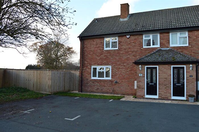 3 Bedroom Semi-Detached House To Rent In Dixwell Way Coton House Estate Rugby, CV23