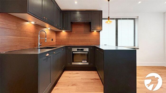 1 Bedroom Flat To Rent In High Street, Farnborough, Orpington, BR6