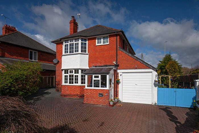 3 Bedroom Detached House For Sale In Barton Hill, Shaftesbury, SP7