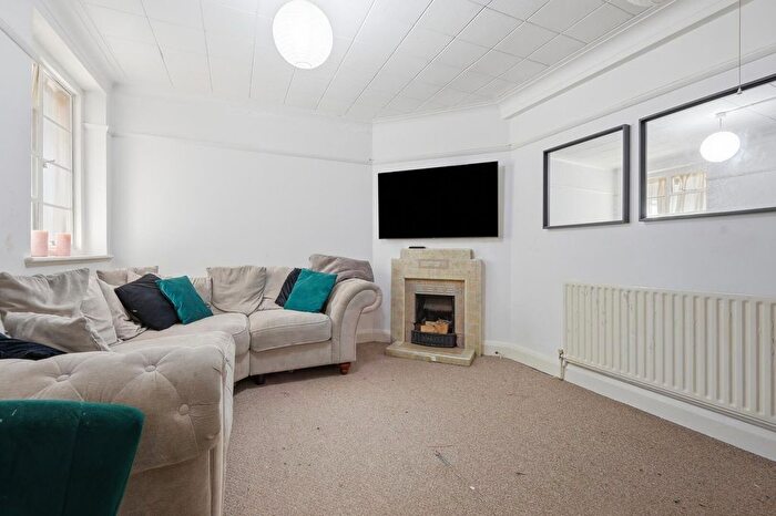 2 Bedroom Flat For Sale In Fairview Parade, Mawney Road, Romford, RM7