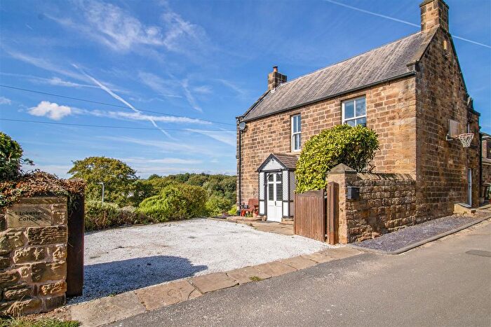 4 Bedroom Detached House For Sale In Hill Top, Newmillerdam, Wakefield, WF2